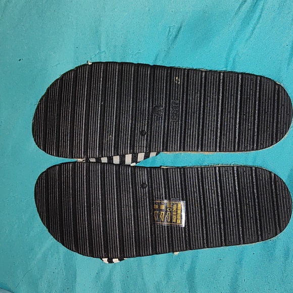 Black and White Strip Bow Slides - Picture 2 of 2